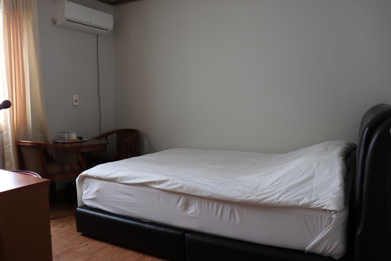 Orasung Motel Jeju Exterior photo